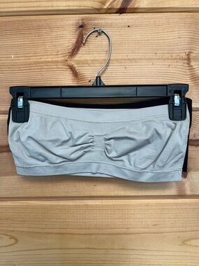 Seamless Strapless Bandeau Bra in Light Taupe & Black